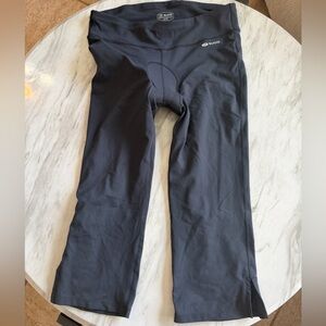 SUGOI Women’s Black Athletic Biking Padded Capri Leggings With Slit EUC XL